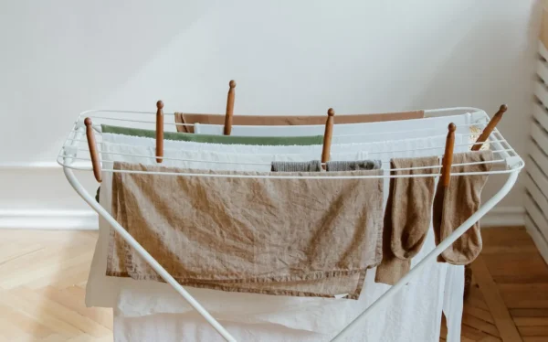 Tendederos eléctricos: la solución para secar la ropa en los días de lluvia